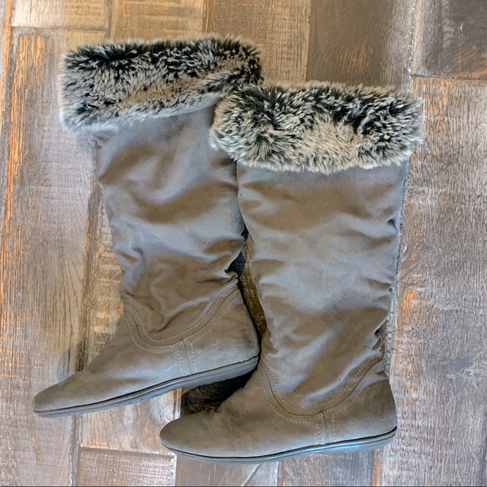 ❄️ GUC!!! EXPRESS boots with faux fur detail❄️